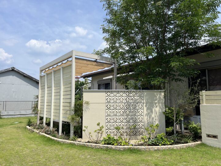 植栽に囲まれたお気に入りの庭