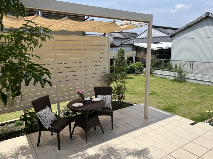 植栽に囲まれたお気に入りの庭