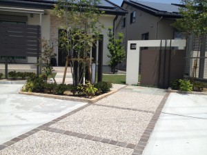 アプローチの流れを工夫し広がりをデザイン