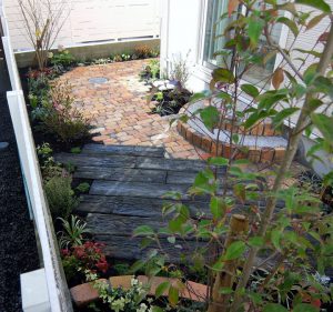 クラッシクなレンガを敷き詰めた雑貨屋さん風のお部屋