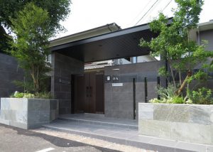 風格のある門構えの家！