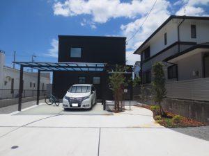 新築外構の完成と中学生職場体験の話題です