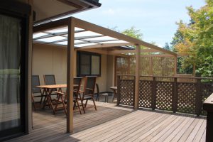 プラスＧでつながる　デッキとお庭の一体空間