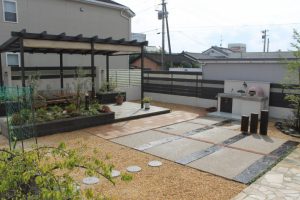 友人が集う、ピザ窯のあるお庭