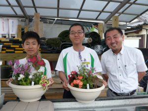 ”中学生職場体験”と芝生のあるお庭ライフ!