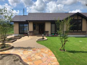 広い芝と菜園ガーデン