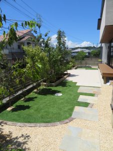 お子様と、遊ぶお庭に・・・そして、窓辺に四季を感じて過ごしたい・・・