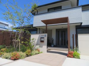 停めやすい駐車場・手入れのしやすいお庭に