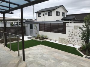 青空に映える琉球石