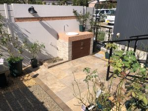 お好きなバラに囲まれて