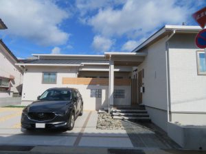 お手入れを無くし、いつまでも汚れにくい外構を・・・・・