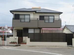 伸びすぎたカイズカイブキのお困り事を、すっきり解決です