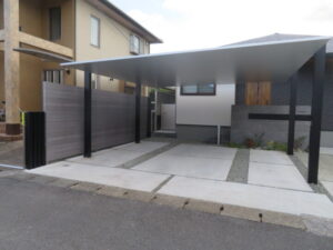 隣地との目隠しがすっきりとなりました‥‥庭も目隠しをして、のびのび子供たちと遊べます