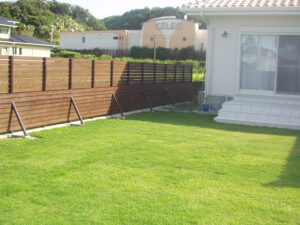 人工芝は裏地が重要！