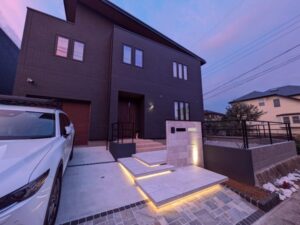 新築外構　～お手入れしやすく、植栽も楽しみながら