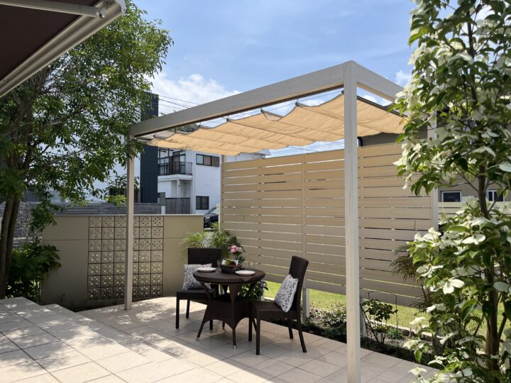 植栽に囲まれたお気に入りの庭