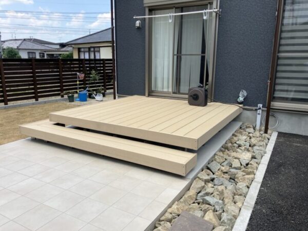 デッキとテラスとシェードで快適なお庭へ　～都城市N様邸～